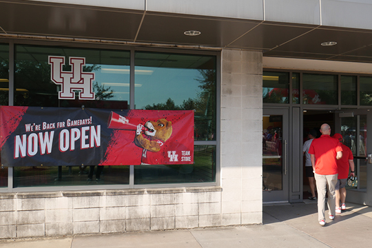 o UH Campus Store Roars Back to Life at TDECU Stadium