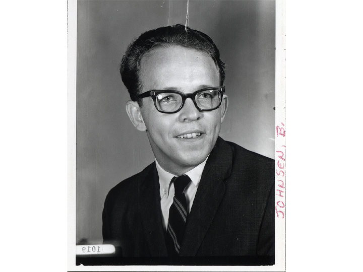 Dr. Bredo Johnsen Dr. Bredo Johnsen
