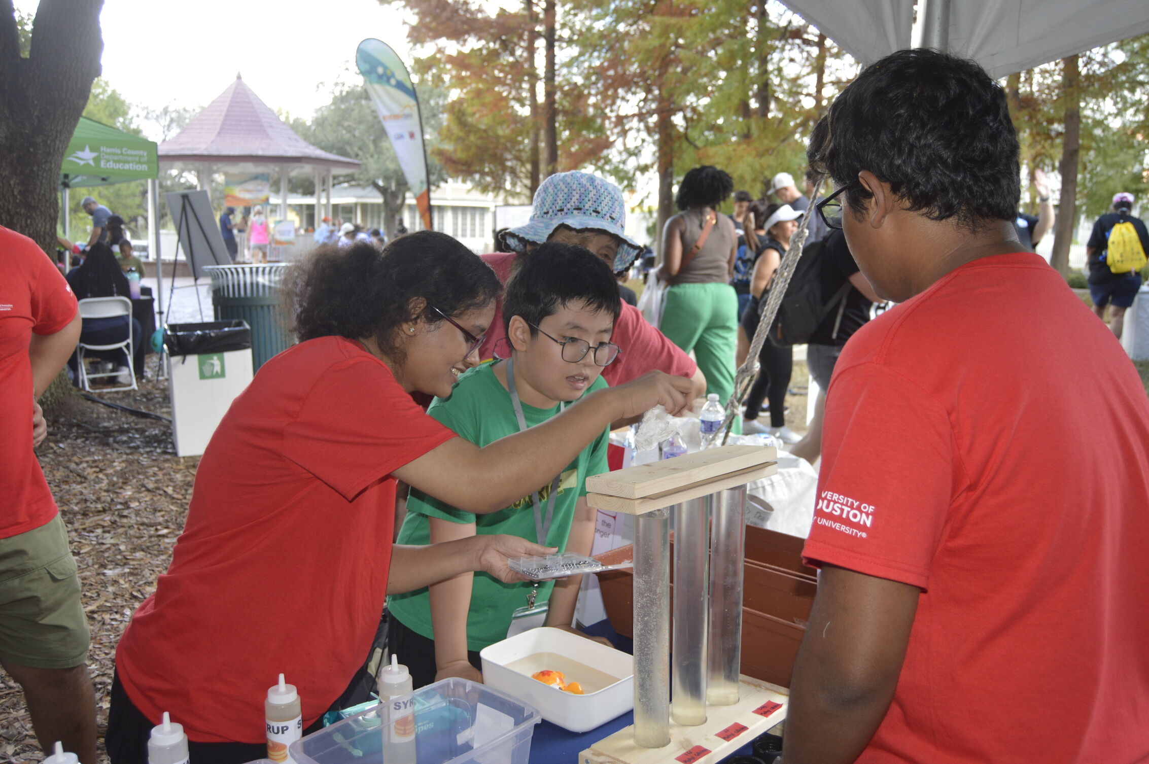 young students learn from UH STEM departments at energy day