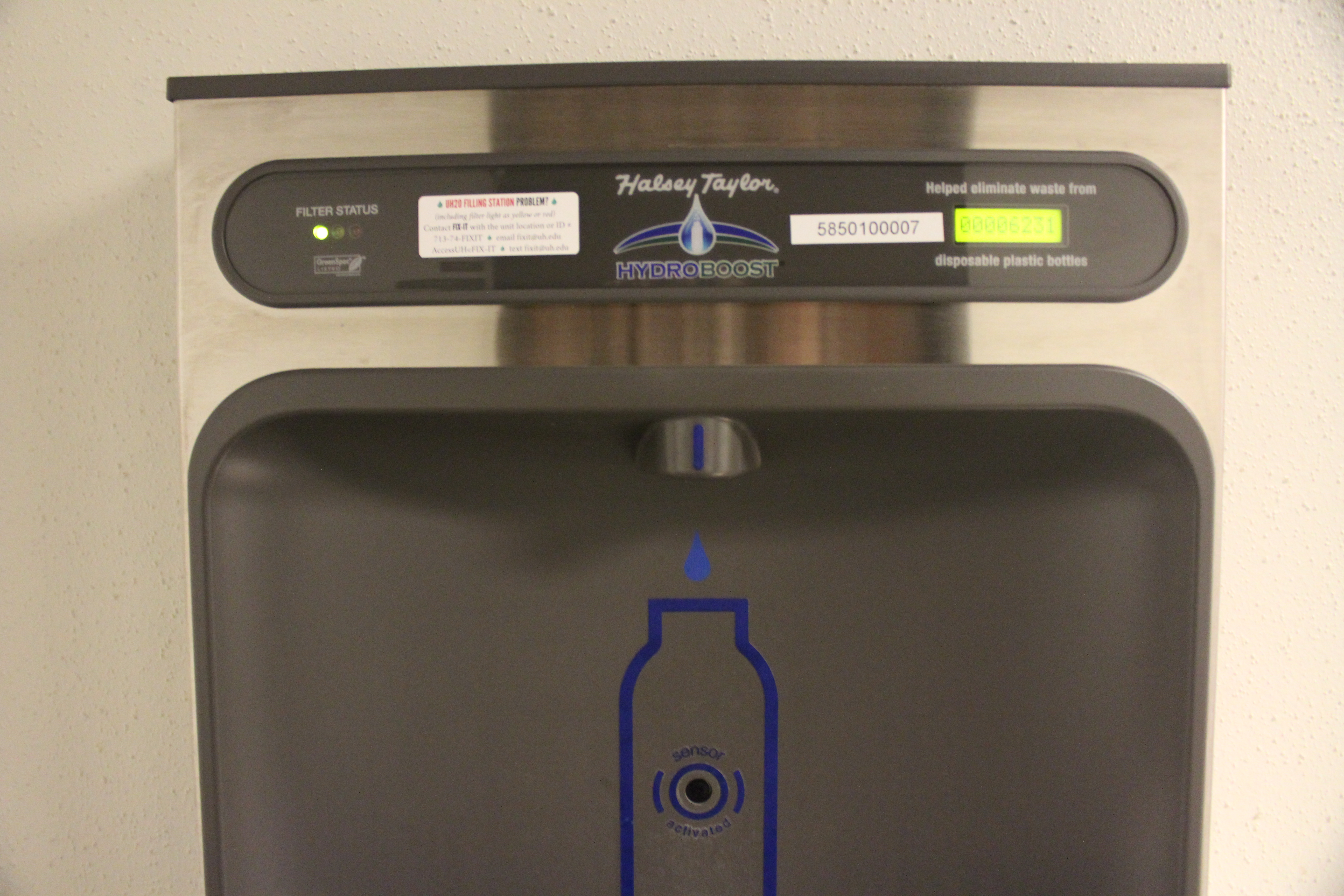 /facilities-services/programs/sustainability/UH2O-station.JPG