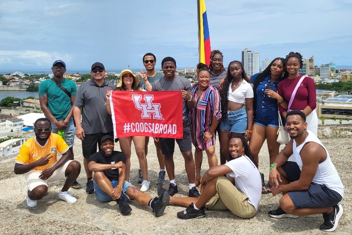 Henderson facultyled group in Colombia on the coast