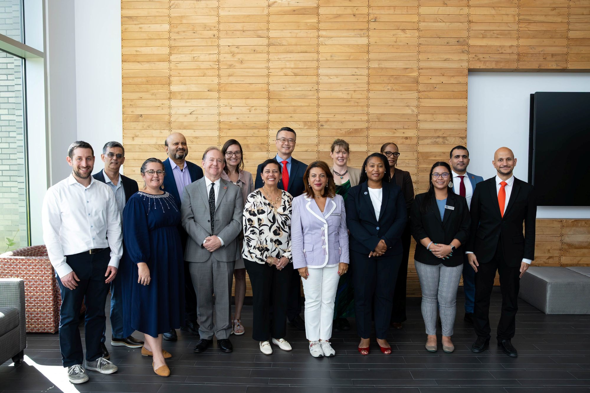 Delegation members from UAE and TIEC with UH