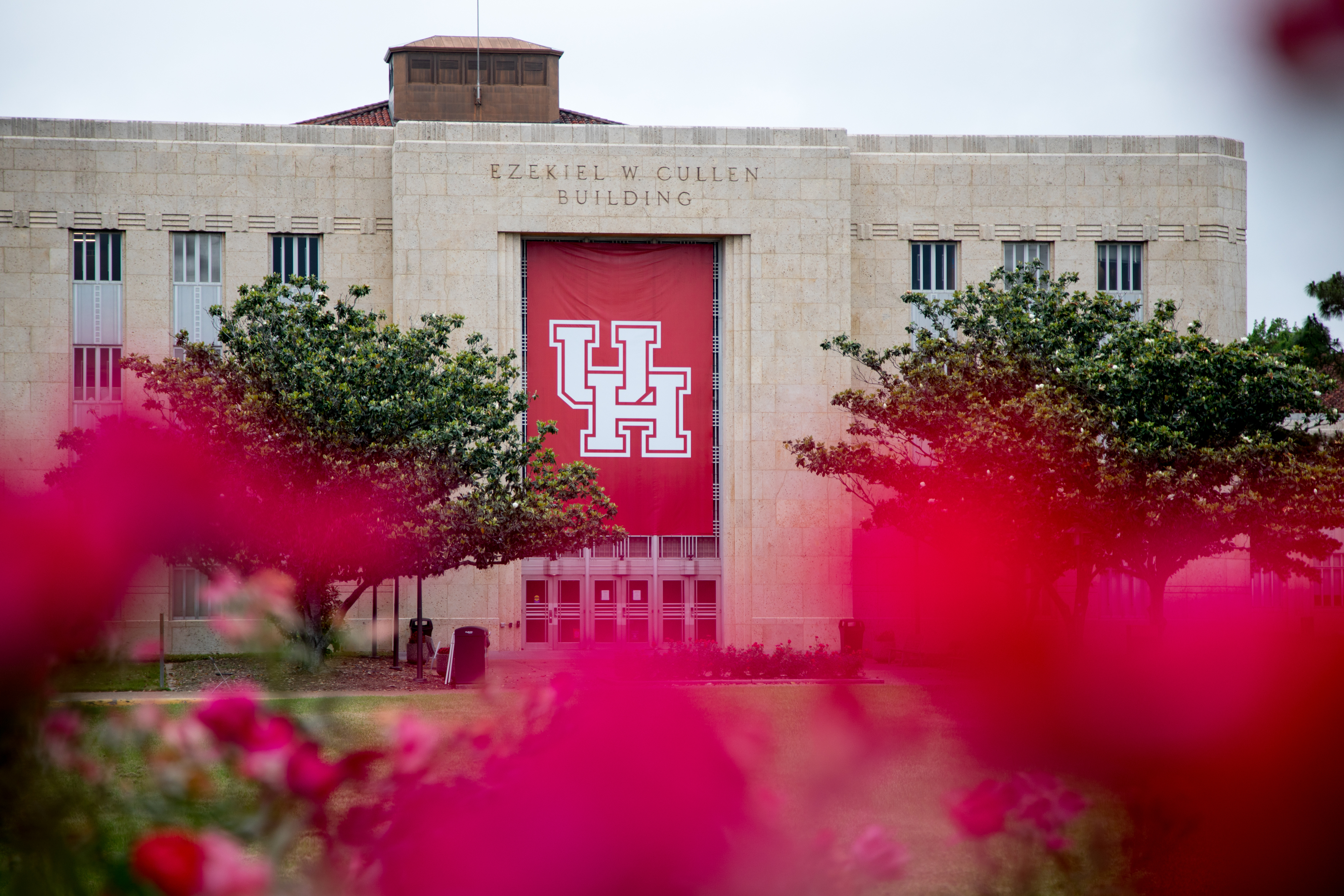 /health-professions-advising/donation-page/uh-campus-photo.jpg
