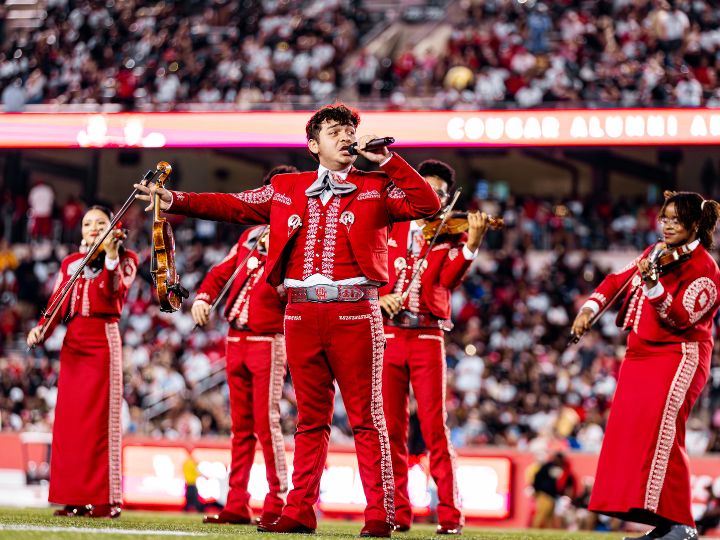 UH Mariachi Pumas performing at a UH football game