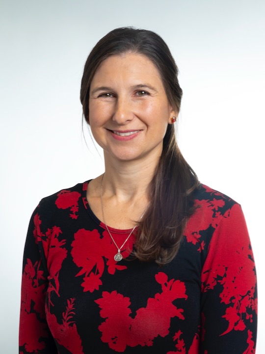 Headshot of Charlotte Carp