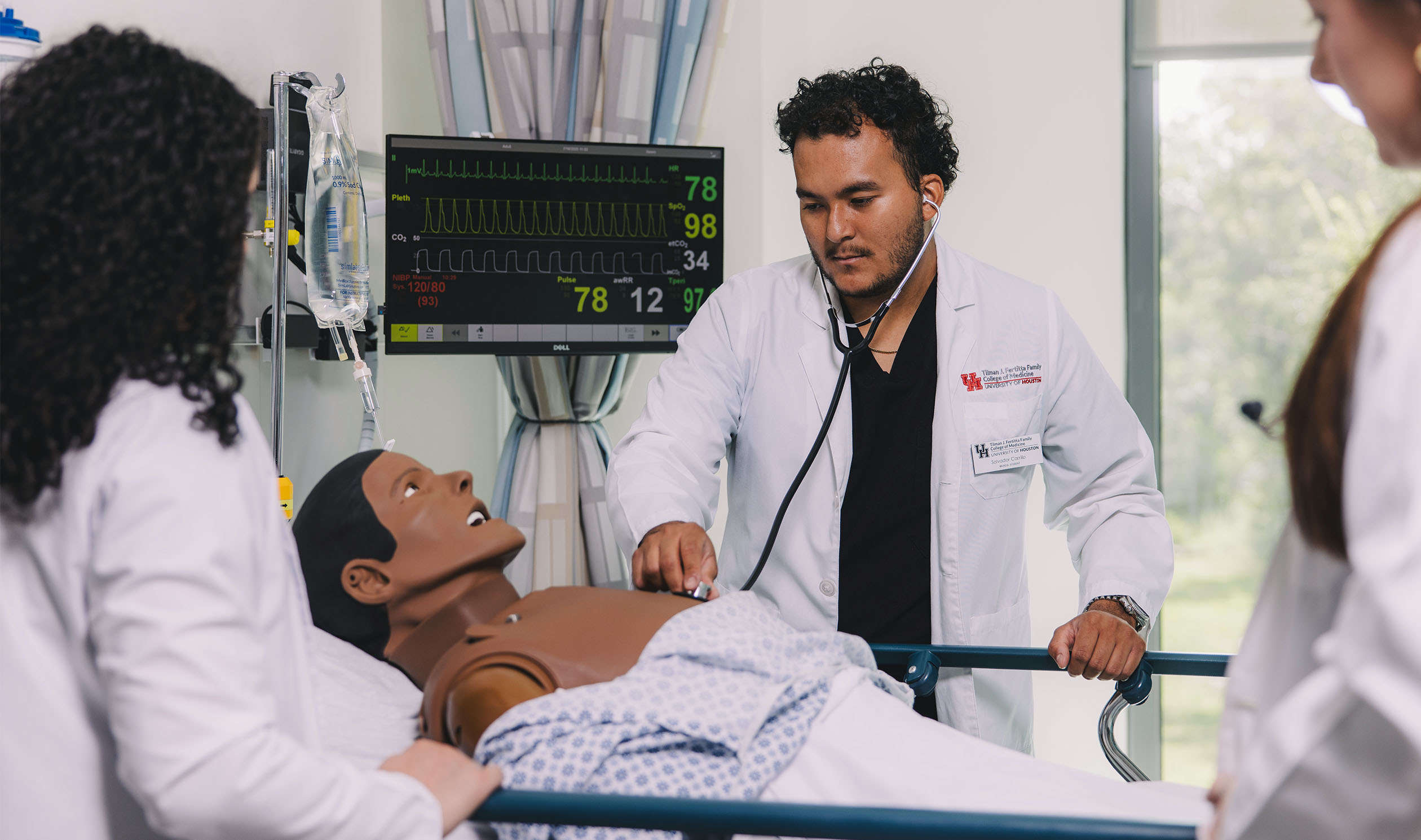 College of Medicine students in anatomy lab.