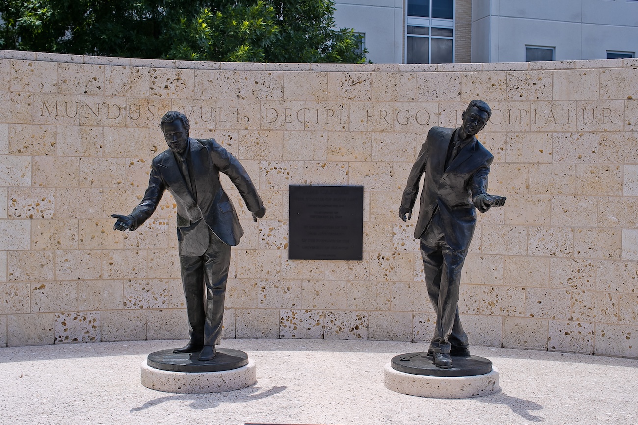 image of uh's statue of four lies