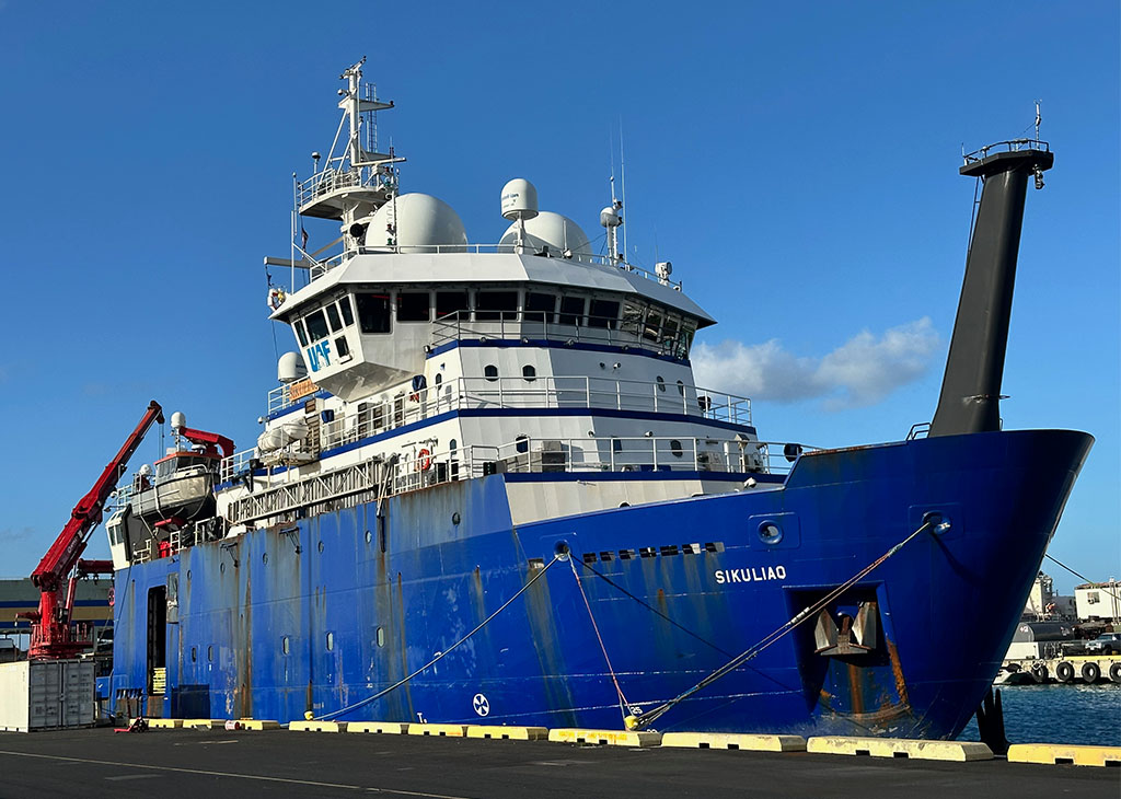 The R/V Sikuliaq.