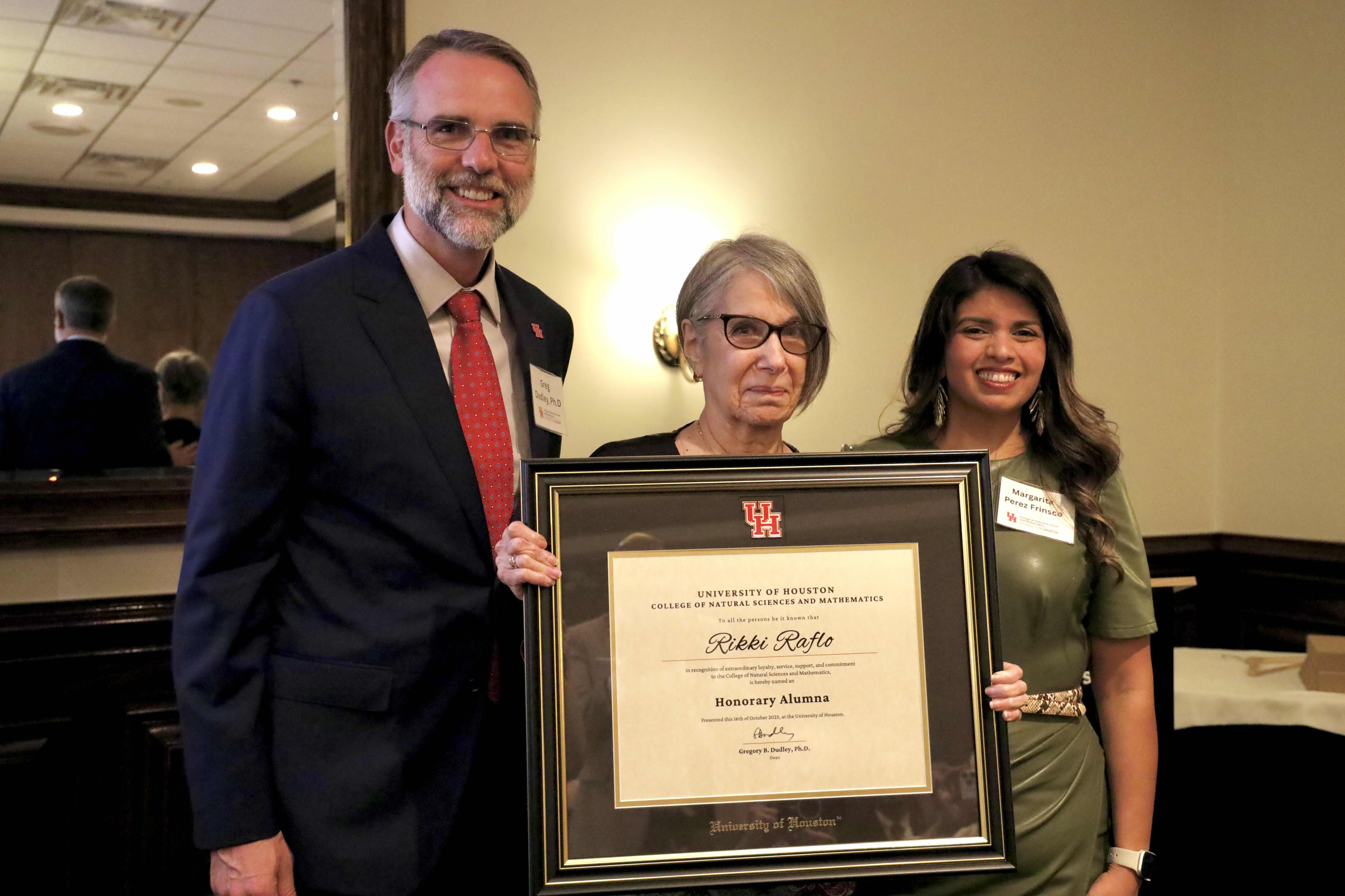 Dean Dudley (l) with Dr. Rikki Raflo (NSM Honorary Alumna) and Margarita Pérez Frinsco (r)