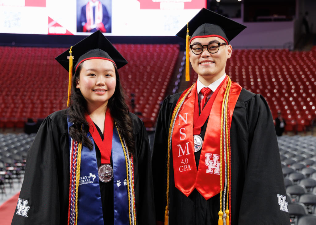 NSM’s 4.0 Summa Cum Laude Graduates Nancy Luu and Hy Cao.