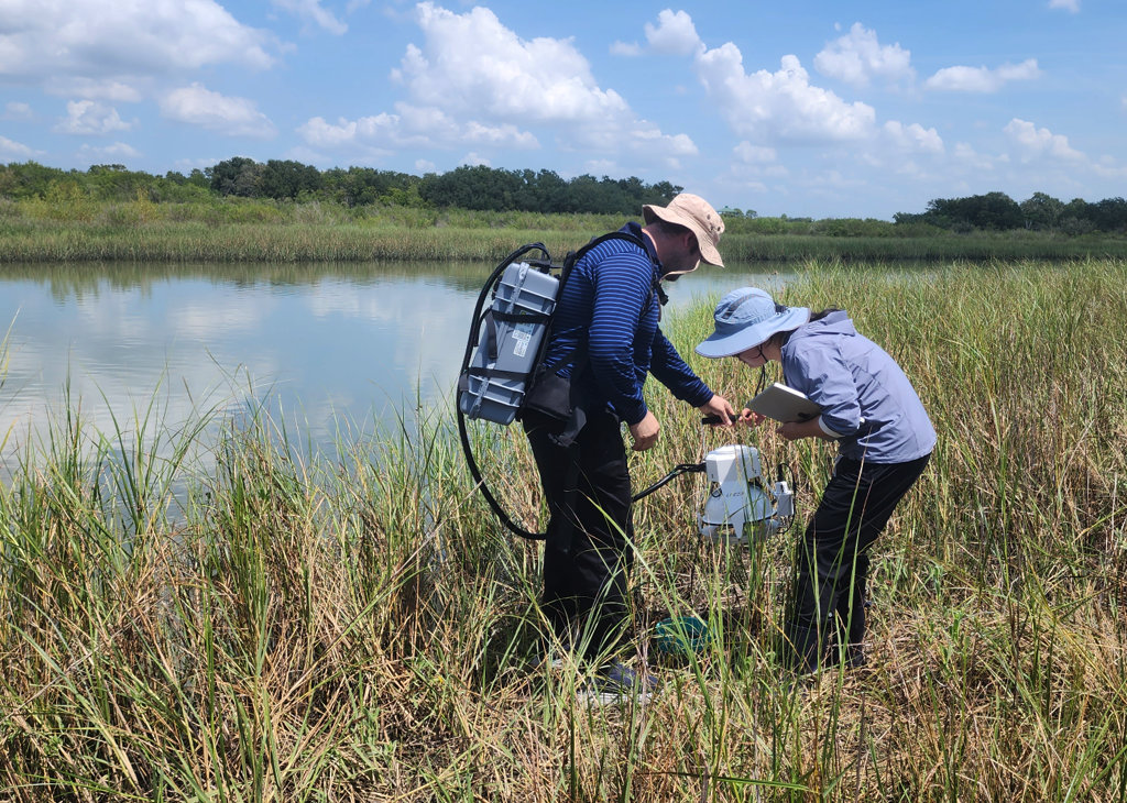 UH researchers collect chamber-based methane flux measurements at Baytown Nature Center as part of a multi-scale methane monitoring campaign.