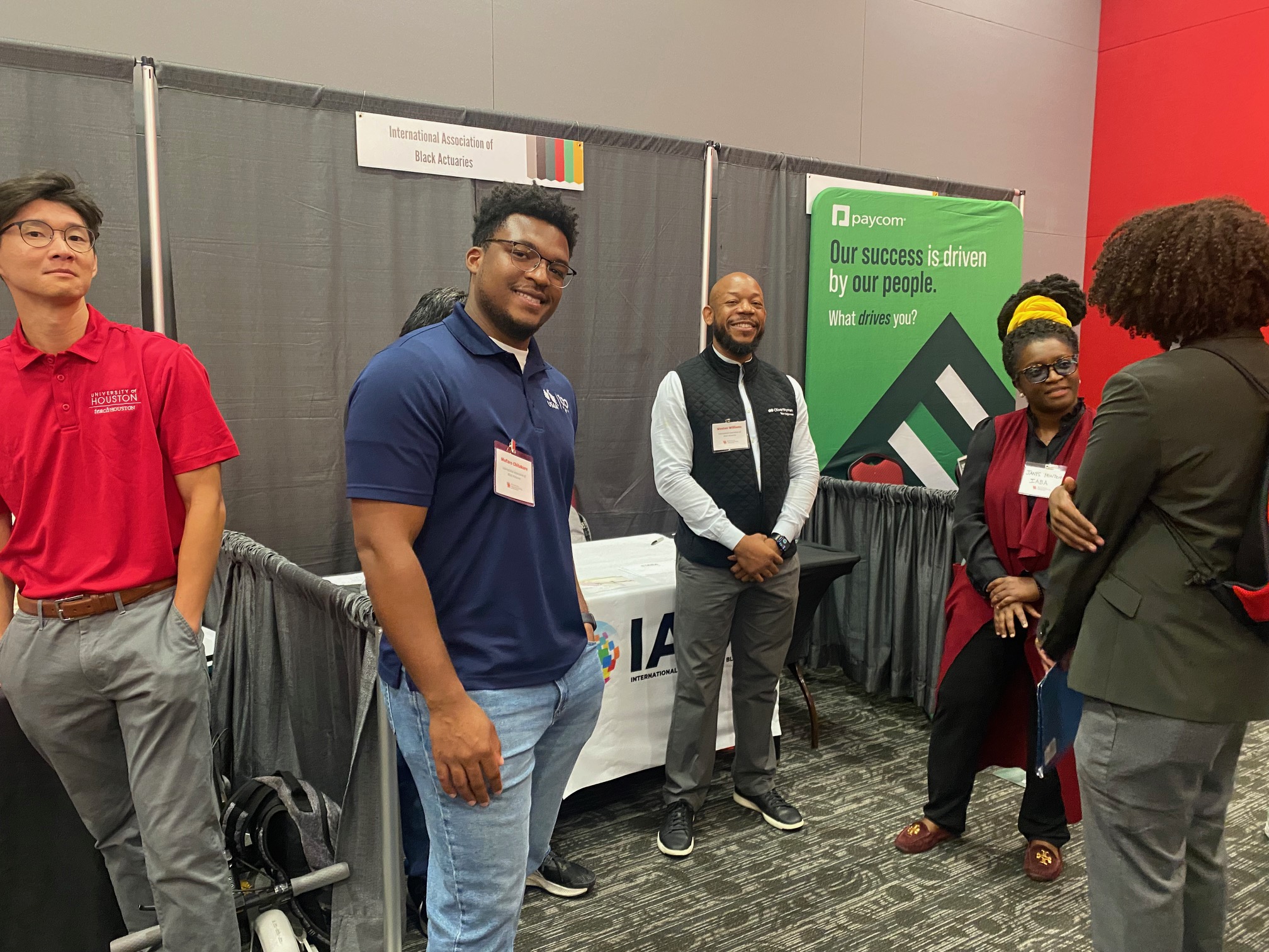 /nsm/math/news-events/stories/2024/uh_usaa_iaba_ambassador_event/2_iaba-careerfair2.jpg