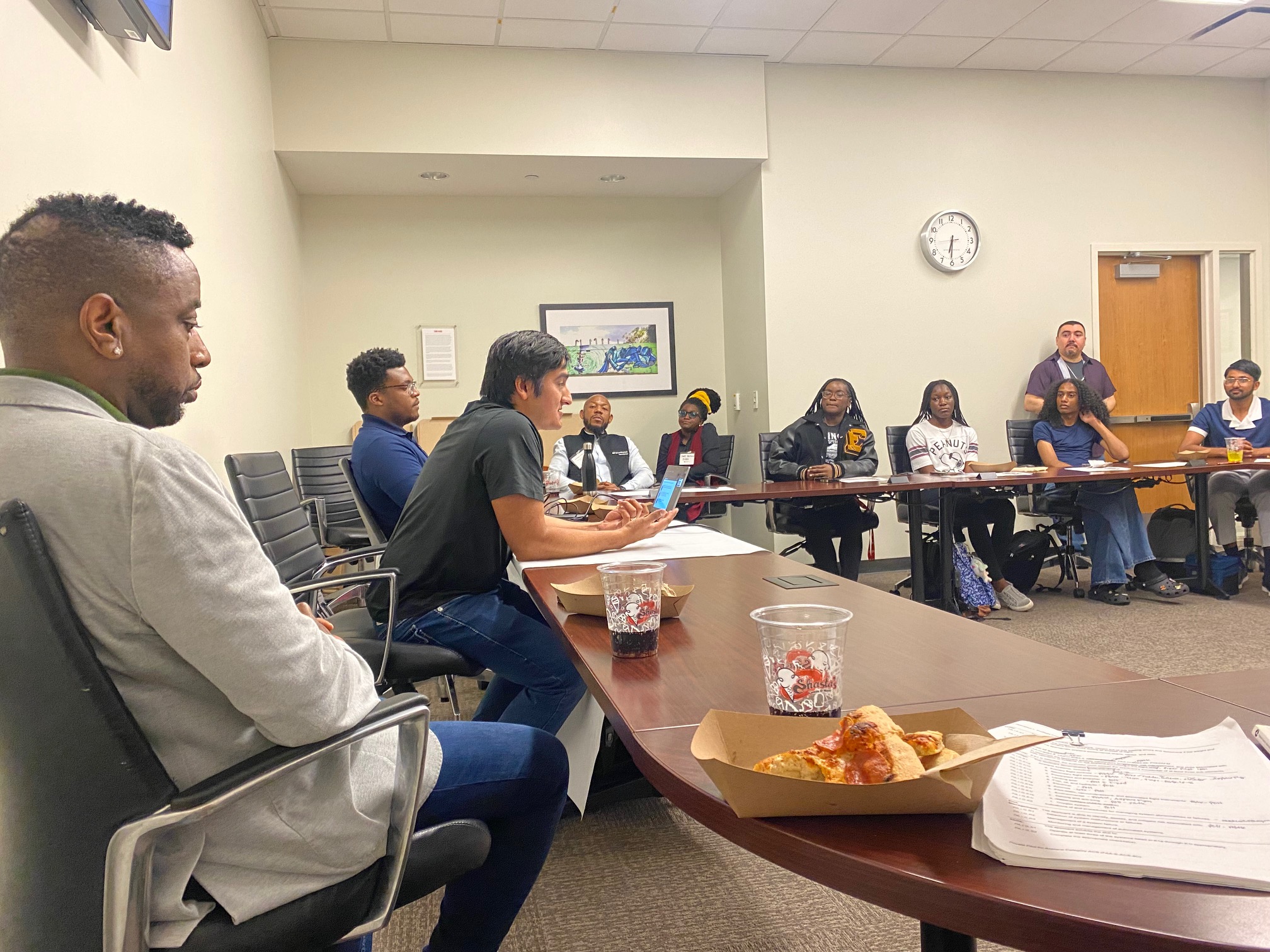 /nsm/math/news-events/stories/2024/uh_usaa_iaba_ambassador_event/4_iaba_infosession6.jpg