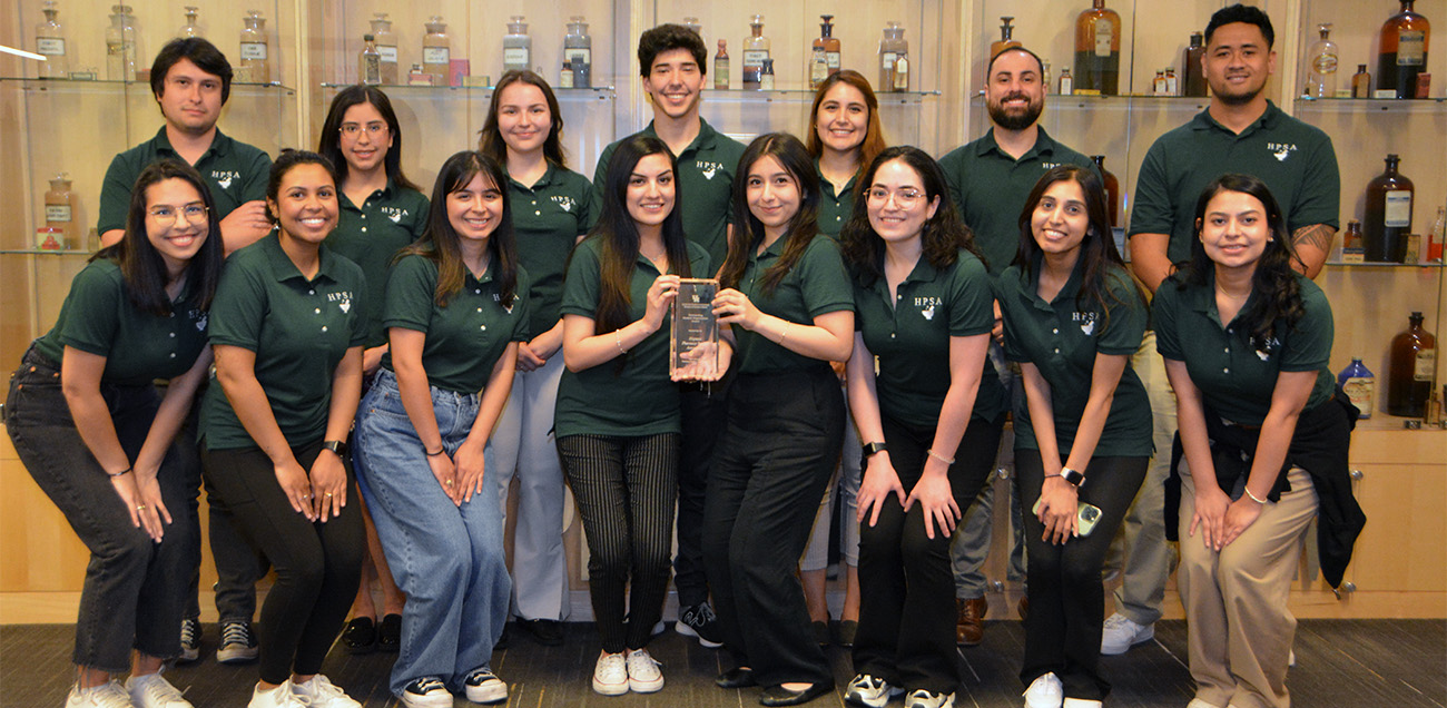group photo of HPSA members with award