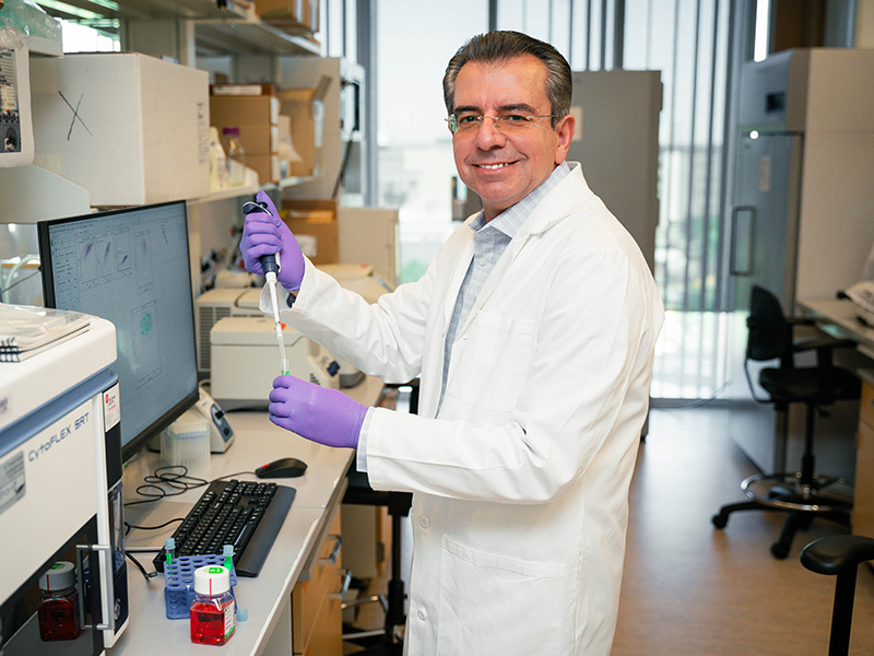 Radbod Darabi in the laboratory