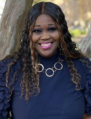 Pamela Lewis headshot