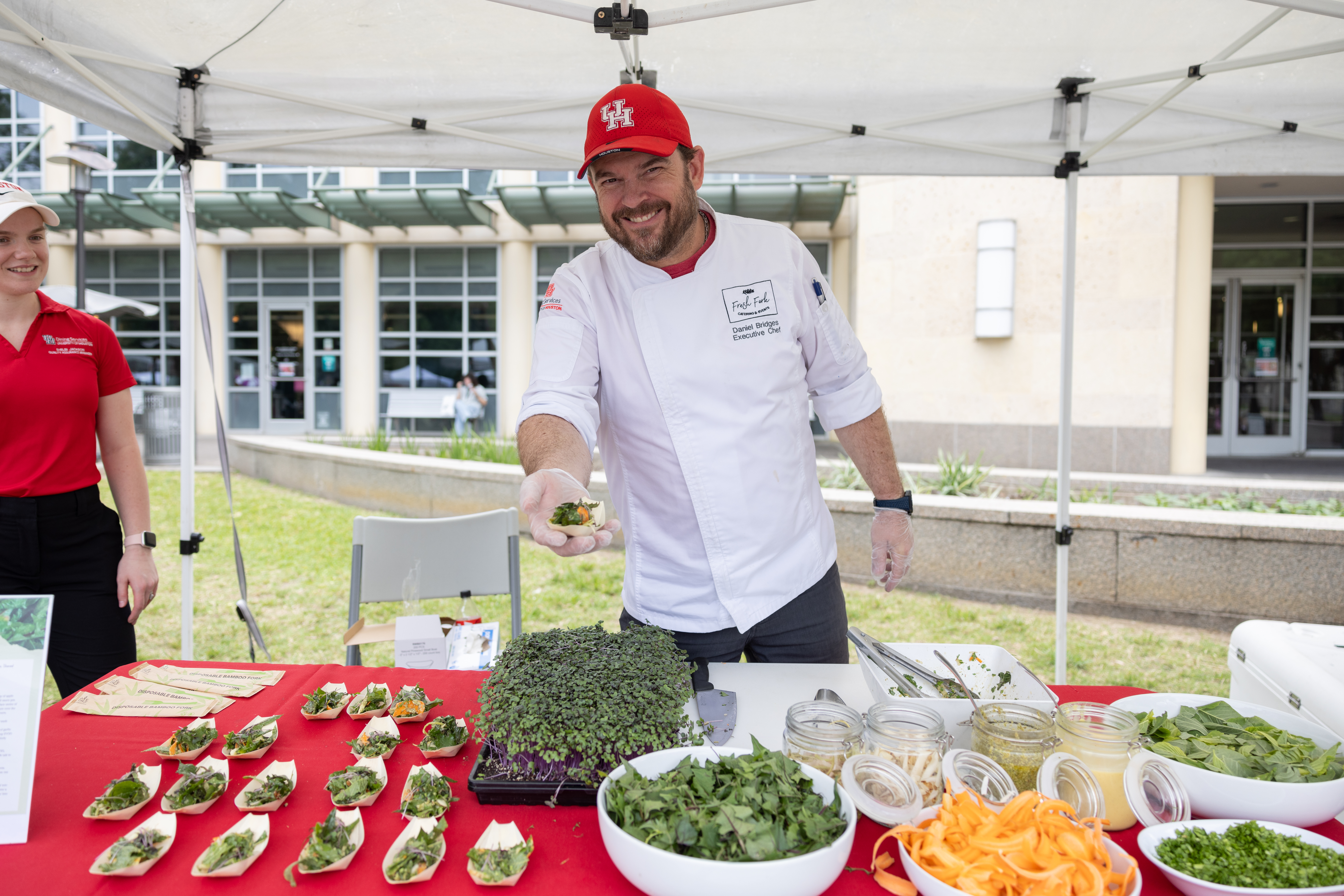 /studentcenters/news-events/2022/marcom_event_farmersmarket_24apr24_004.jpg